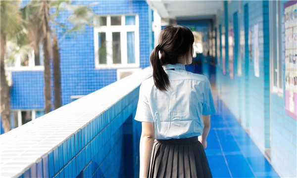 江岸如何找到一个可以帮助我生孩子的女人？